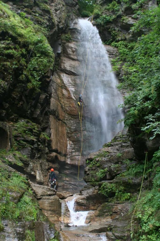 canyoning discesa in forra a corda